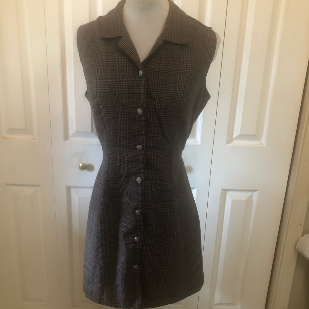 Sleeveless Button-Front Midi Dress in Brown Plaid